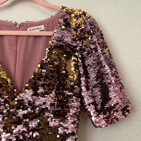 For Love & Lemons Dress Womens Small Rose Gold Mini Sequins Sparkly V-Neck Party - Picture 7 of 14